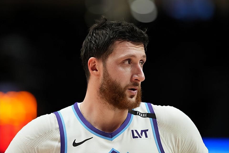 球速体育APP-能得分能投篮能抢板,爵士内线大将会引起其他球队的关注吗?