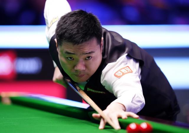 球速体育-【早报】哈兰德脚踝受伤！曼城本赛季在渡劫？