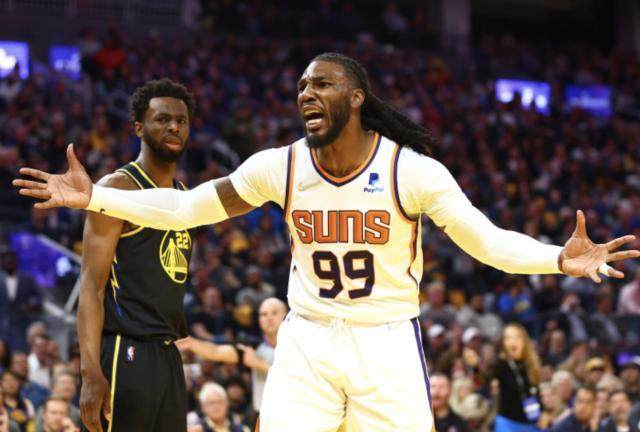 1672802726027063870.jpg 球速体育-克劳德为何迟迟不挪窝?萨沃尔仍有大型交易决策权