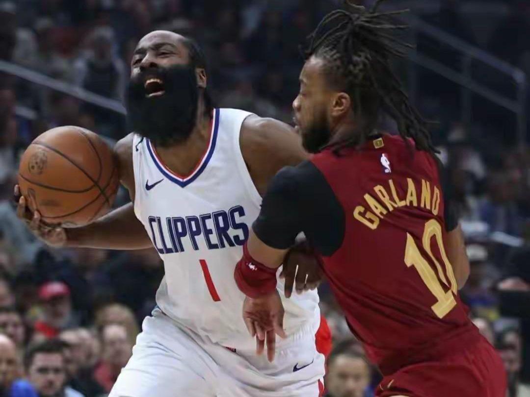 球速体育APP-火箭又惨败！球迷心凉半截：杜兰特累死，年轻人装死？