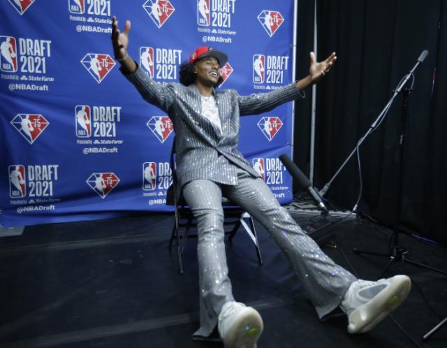 球速体育官方网站-新秀签约大获成功 阿迪达斯欲重塑篮球产品线