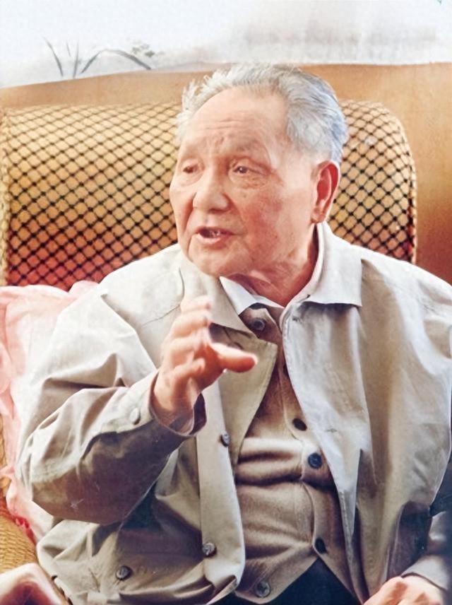 球速体育-新中国一穷二白时国足为何能威震亚洲足坛?贺龙:踢不好就解散