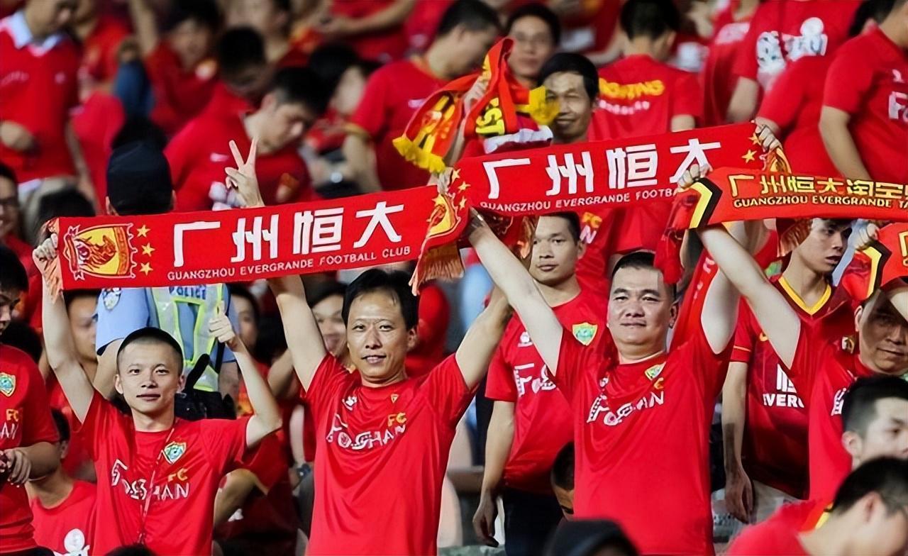 球速体育-新中国一穷二白时国足为何能威震亚洲足坛?贺龙:踢不好就解散